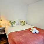 Sitges, Big House With Pool Будинок відпочинку *