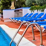Будинок відпочинку Sitges, Big House With Pool