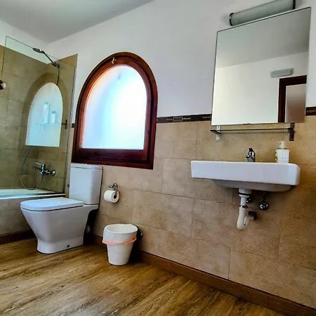 Sitges, Big House With Pool بيت للعطل *