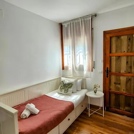 بيت للعطل Sitges, Big House With Pool سيدجيس