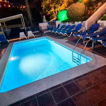Sitges, Big House With Pool بيت للعطل *